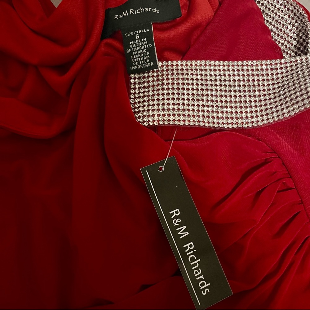 R&M Richards One-Shoulder Red Gown – Size 6 – NWT - Picture 9 of 9